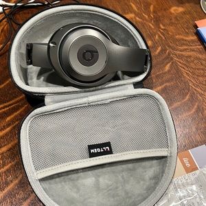 Beats wired headphones